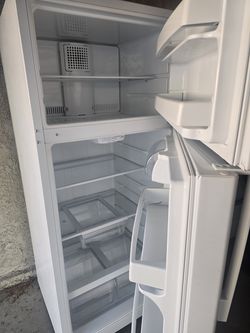 Refrigerator G&E