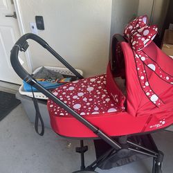 Brand New Cybex Stroller By Jeremy Scott. Limited Edition Disney Minnie Mouse Inspired