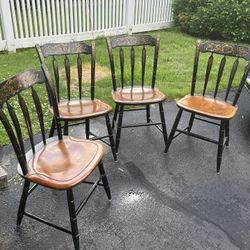 4 Hitchcock Chairs And Wooden Table $200