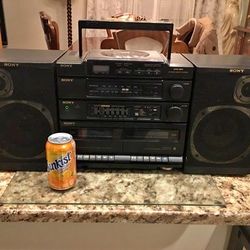 Vintage 1990 / 36 Year Old Ghetto Blaster Boombox
