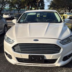Ford Fusion – Clean Title – Runs Great