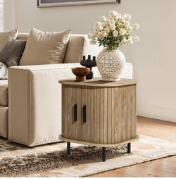 19" Mid Century Modern Nightstand with Storage, Oak Night Stand Small Fluted Nightstand with Sliding Door, Boho Bedside Table with Curved Edge, Metal 