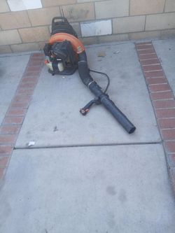 Leaf blower \  Sopladora usada