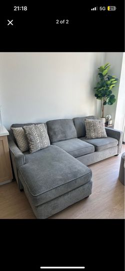 Gray Sectional Couch with Chaise – Great Condition