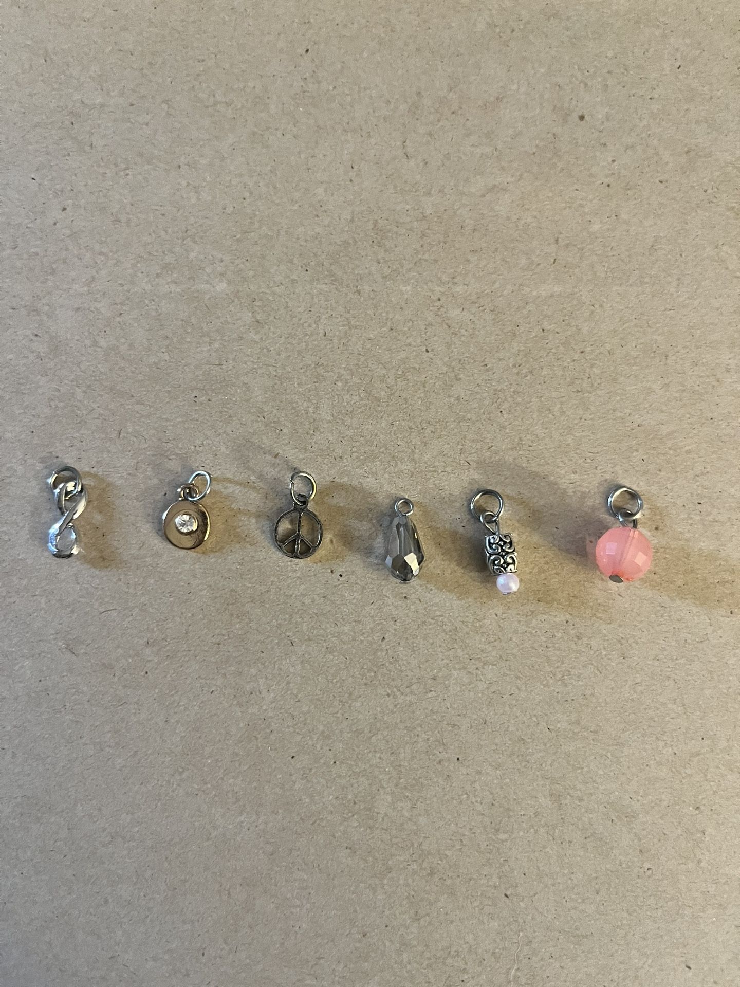 6 Mini Fashion Charms