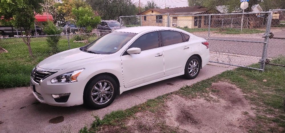 Nissan Altima 2014 $3950