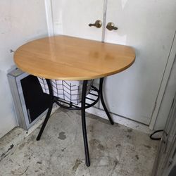 Table With Adjustable Sides