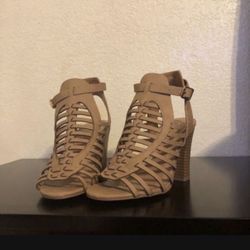 Women’s Tan Heels