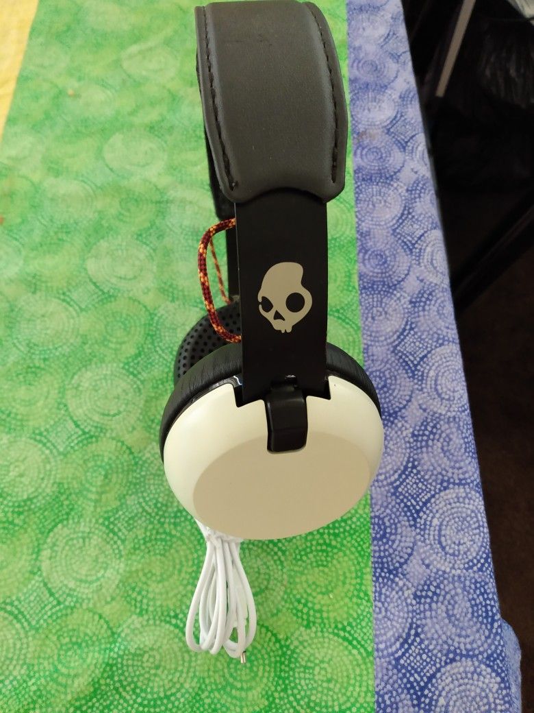 SKULLCANDY HEADPHONES STEREOS