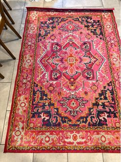 Beautiful pink rug 5x7
