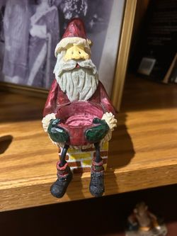 SANTA SITTING ON A CHIMNEY DANGLING FEET TEA LIGHT CANDLE HOLDER #