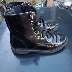 !! Kids Boots Size  4