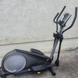 Gold's Gym Stride trainer 410