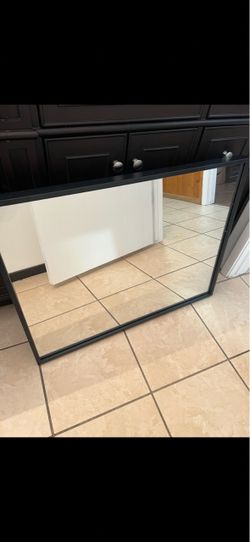 Wall mirror