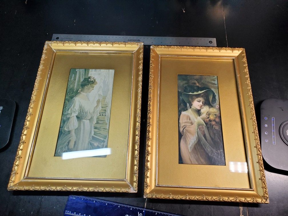 Vintage Gold Framed Art Prints 9.5"*14.5" and 19"*14.75"  Net weight 1lb 9oz and 1lb 11.4oz
Elegant art prints in gold frames. Features classic portra
