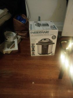 7 - IN - 1 PROGRAMMABLE PRESSURE COOKER