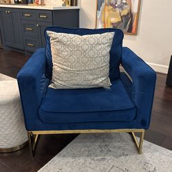 2 blue Decorate Chairs