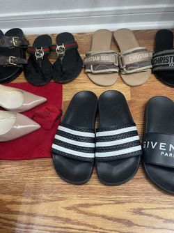 Adidas Sandals Slides Size 5 Men’s = Size 6 Women’s 