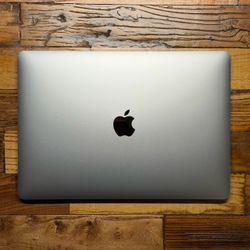 Apple M1 MacBook Pro 13” 2020 - M1 8C GPU - 1TB SSD - 16GB RAM - Space Gray
