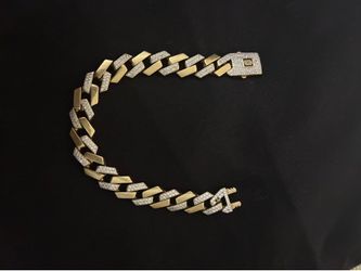 10k Monaco Bracelet,missing 2 Little Stone,can Barely Tell.looking To Trade For Another Bracelet.