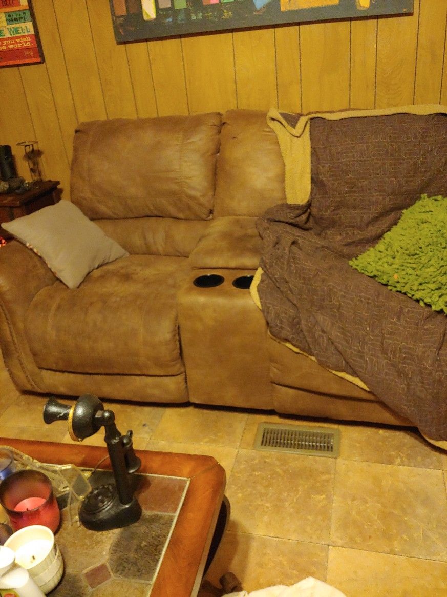 Badcock Living Room Suit