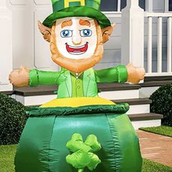 New In Box 6ft leprechaun in cauldron pot of gold St. Patrick’s Day new yard inflatable