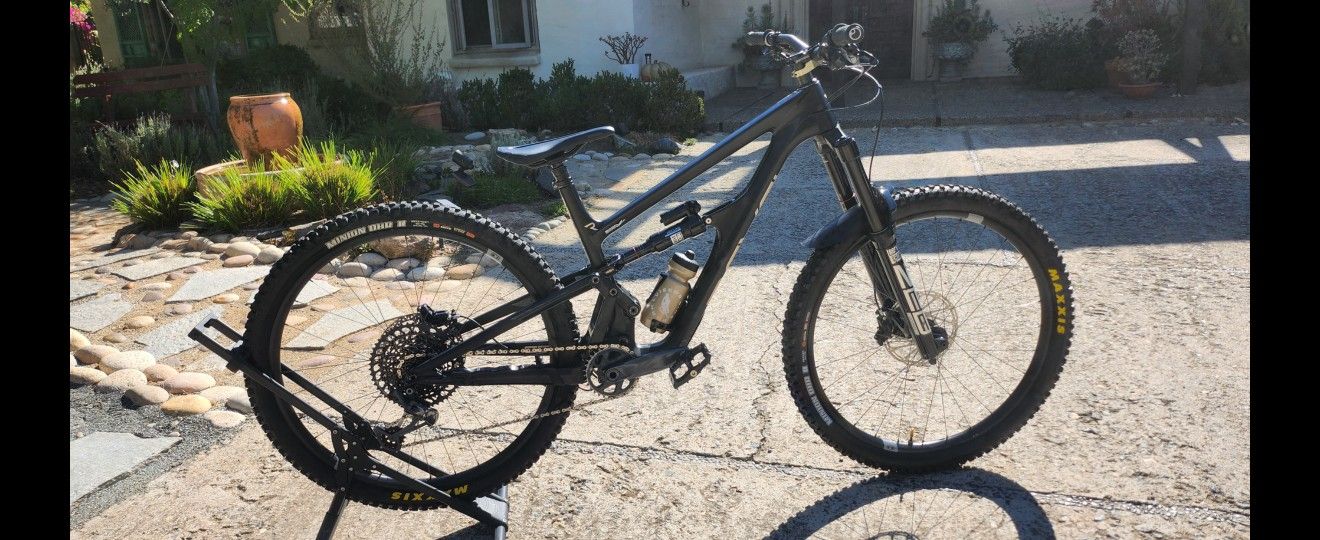 2024 REVEL RAIL SIZE LRG