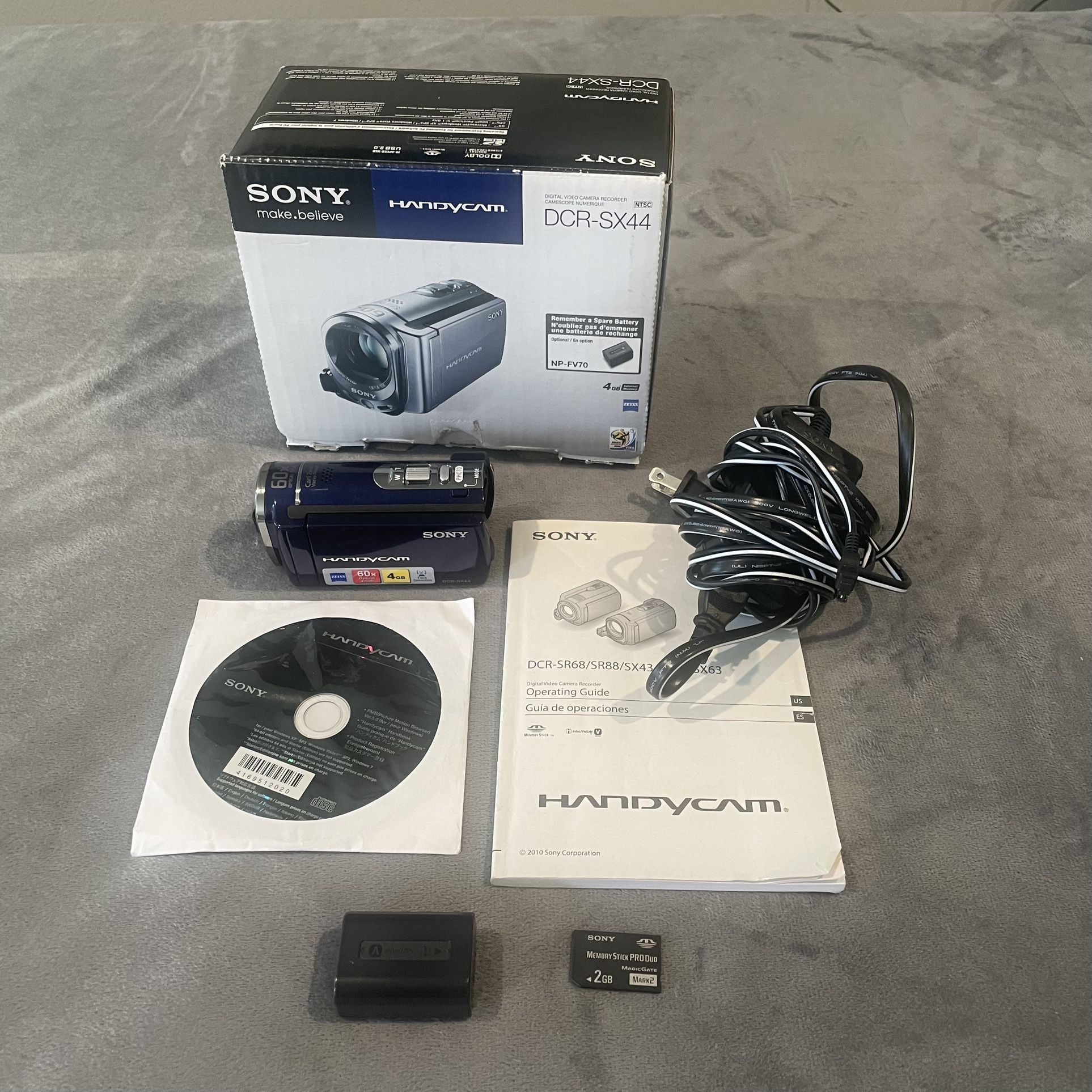 Sony HandyCam DCR-SX44 Digital Video Camera Recorder w/ Battery Box 4GB TESTED