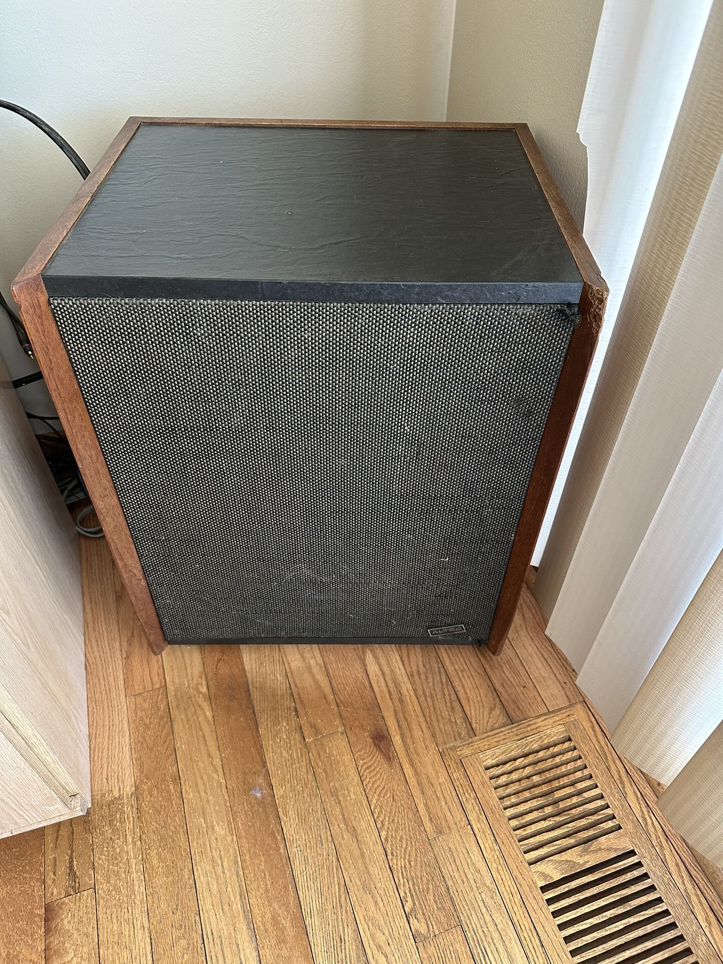 Vintage pair of 2 ALTEC speakers from the 1970’s