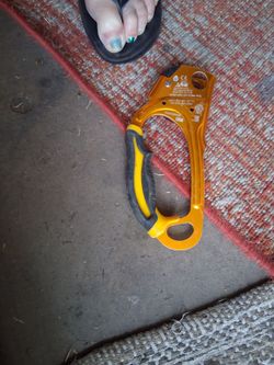 PETZL ASCENSION ROPE ASCENDER