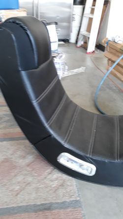 Gaming chair plugin for sound an vibration