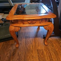 Pretty  Solid Wood end Table/side Table