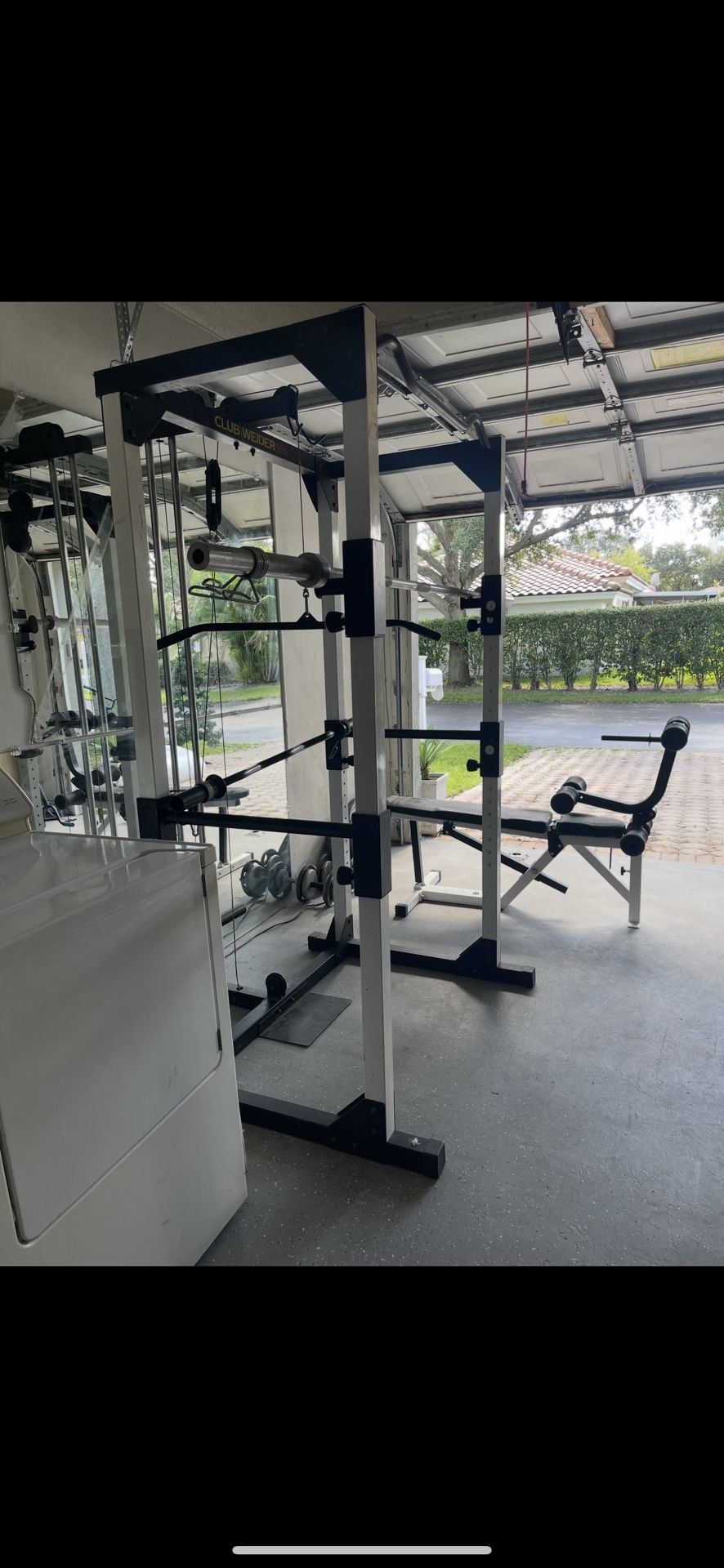 Home Gym And Bench curl