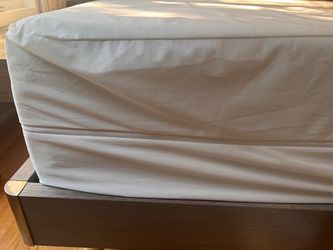 Queen bed mattress memorable foam