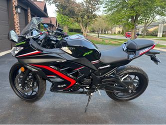 Vitacci 250cc with Kawasaki stickers