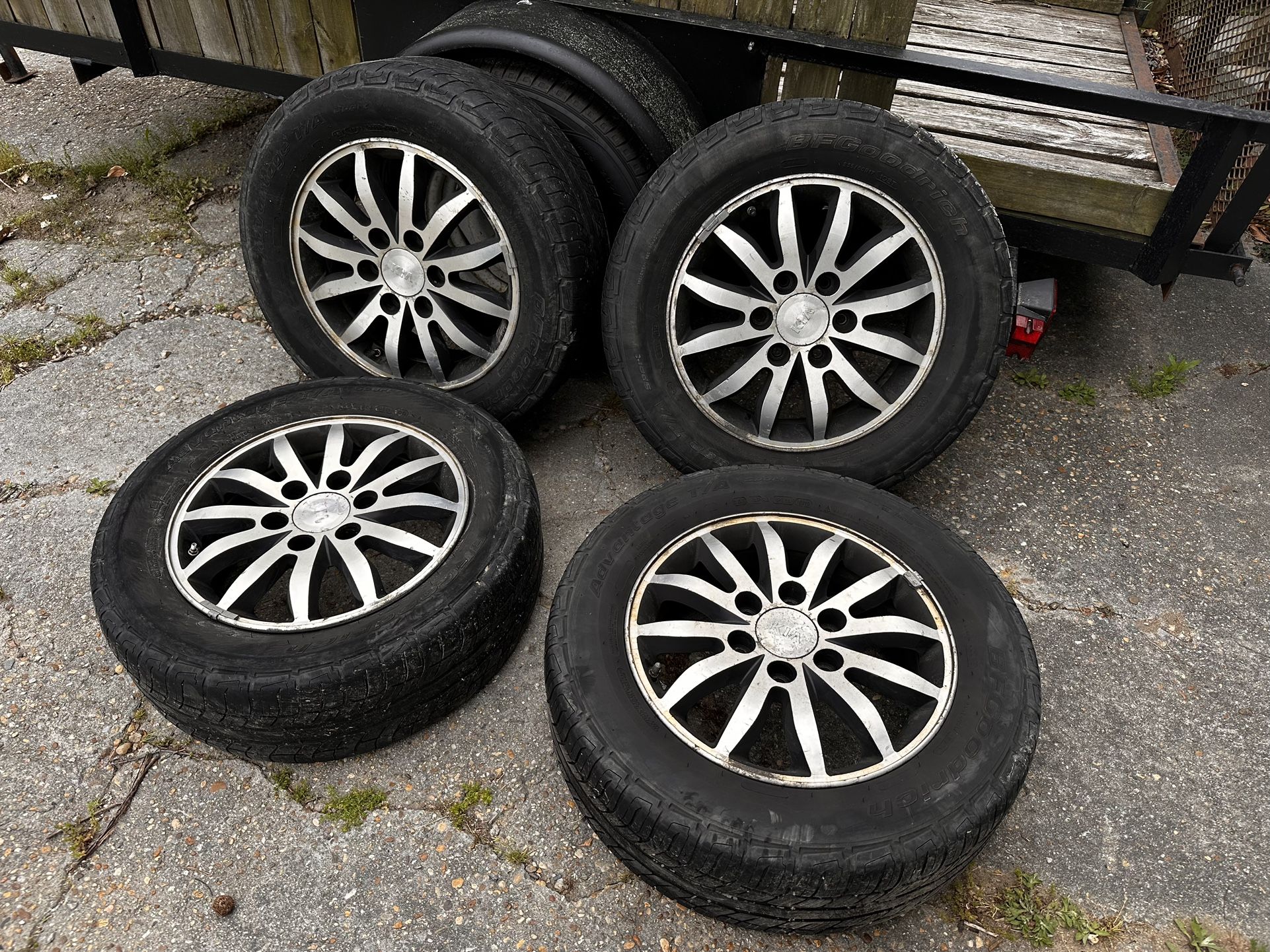 Kia Sedona Factory 17 Inch Wheels