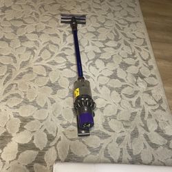 Dyson Vacuum V10