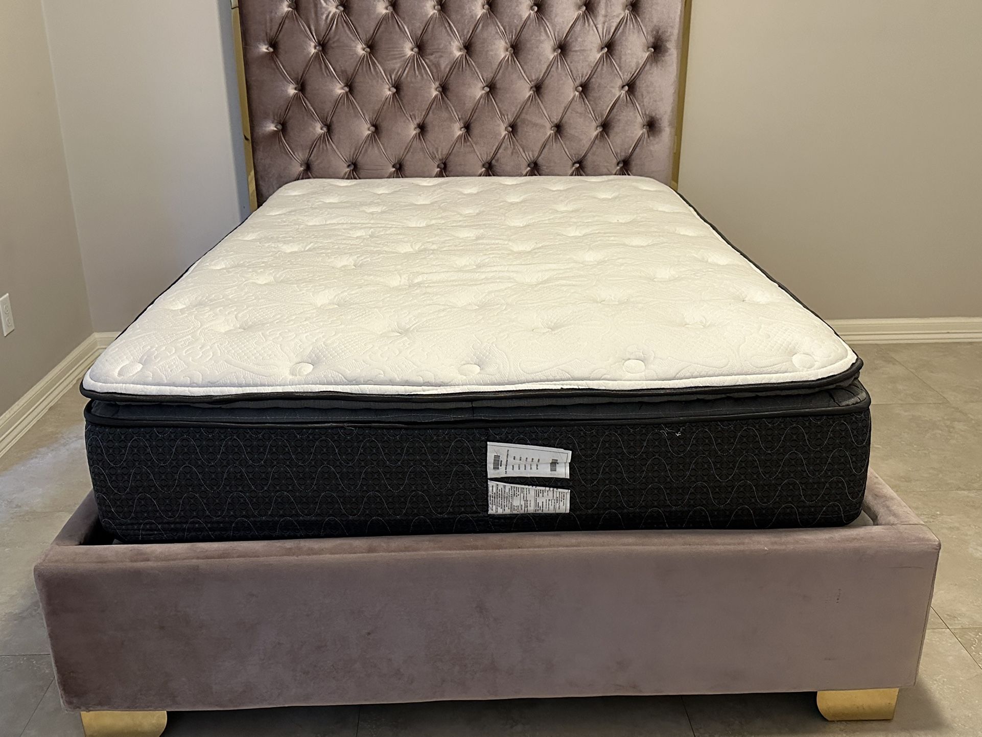 bed frame/ mattress