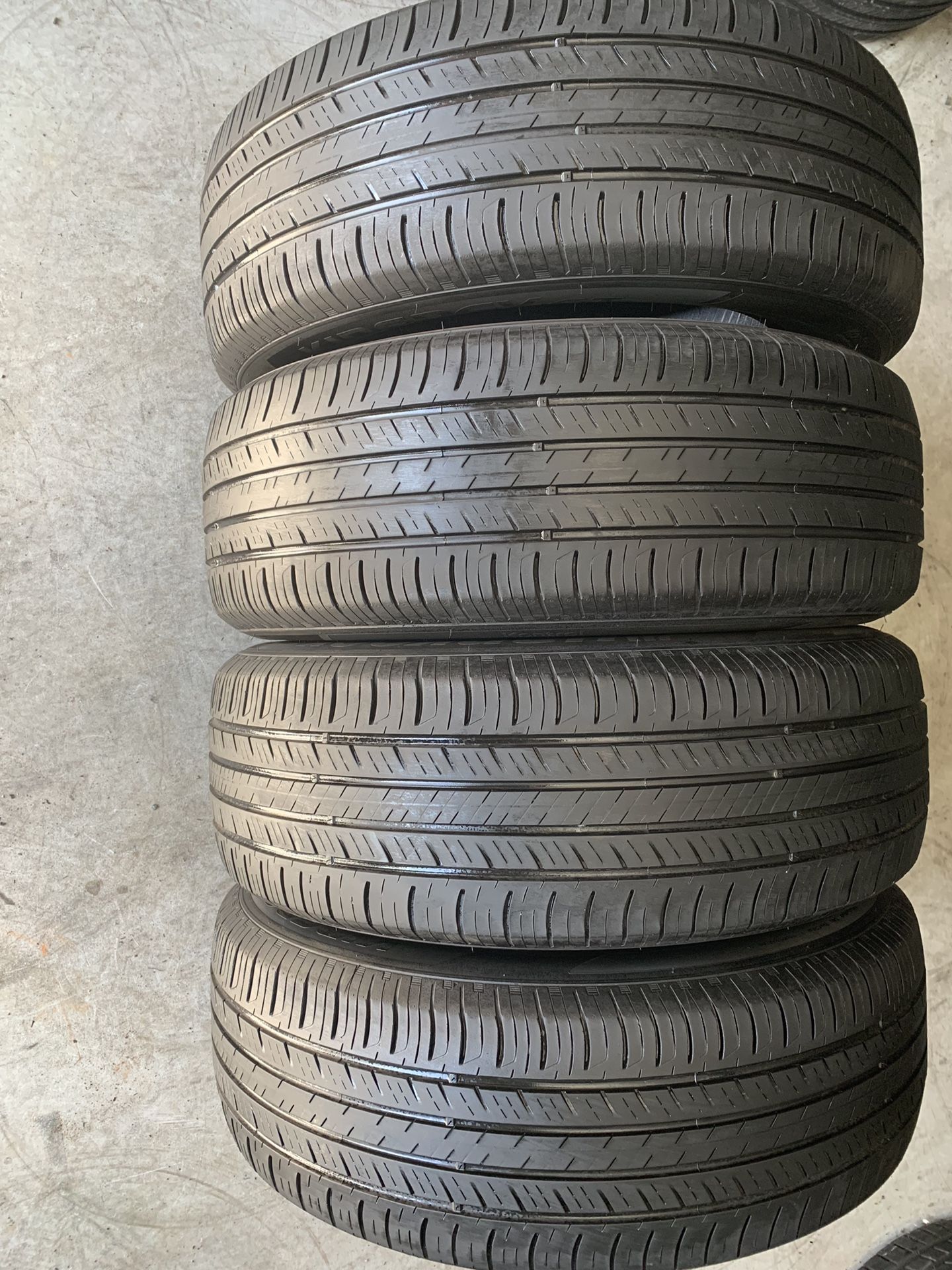 Set of used tires 235/60/18 Hankook