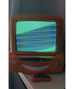 DISNEY “CARS” KIDS TV W REMOTE