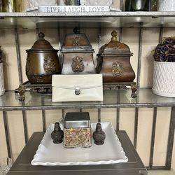 White wallet leather