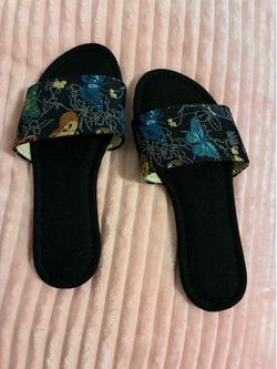 Woman’s sandals size 6.5