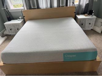 Like New Casper Snow Cooling Hybrid King Mattress