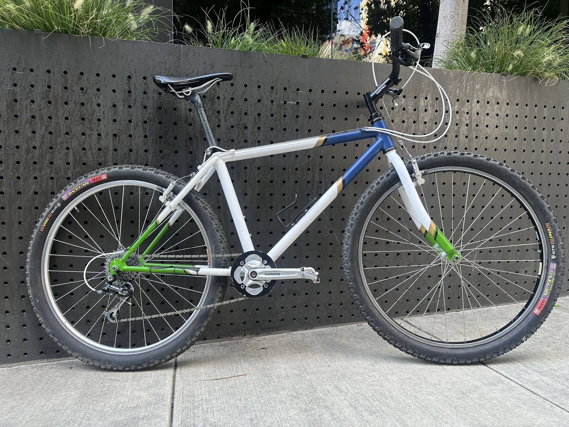 1989 Trek 8500 Mountain Bike 17”