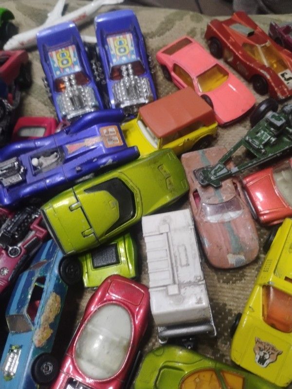  Hot Wheel  nd Matchbox 