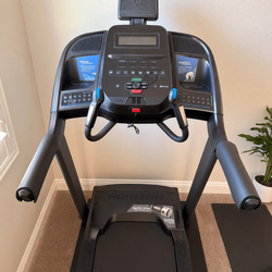Horizon Fitness 7.0 AT Studio Treadmill – Like New, Foldable, Bluetooth - Carlsbad, CA