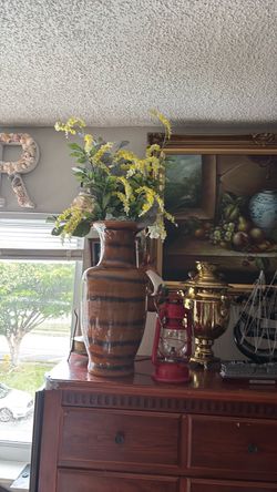 Jaron. Florero. $30
