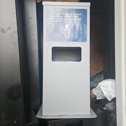 Wipe Dispenser & Trash Receptacle 