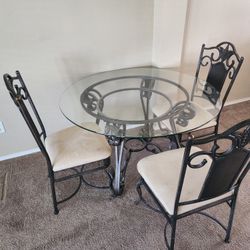 Dinning Table With 3 Chairs