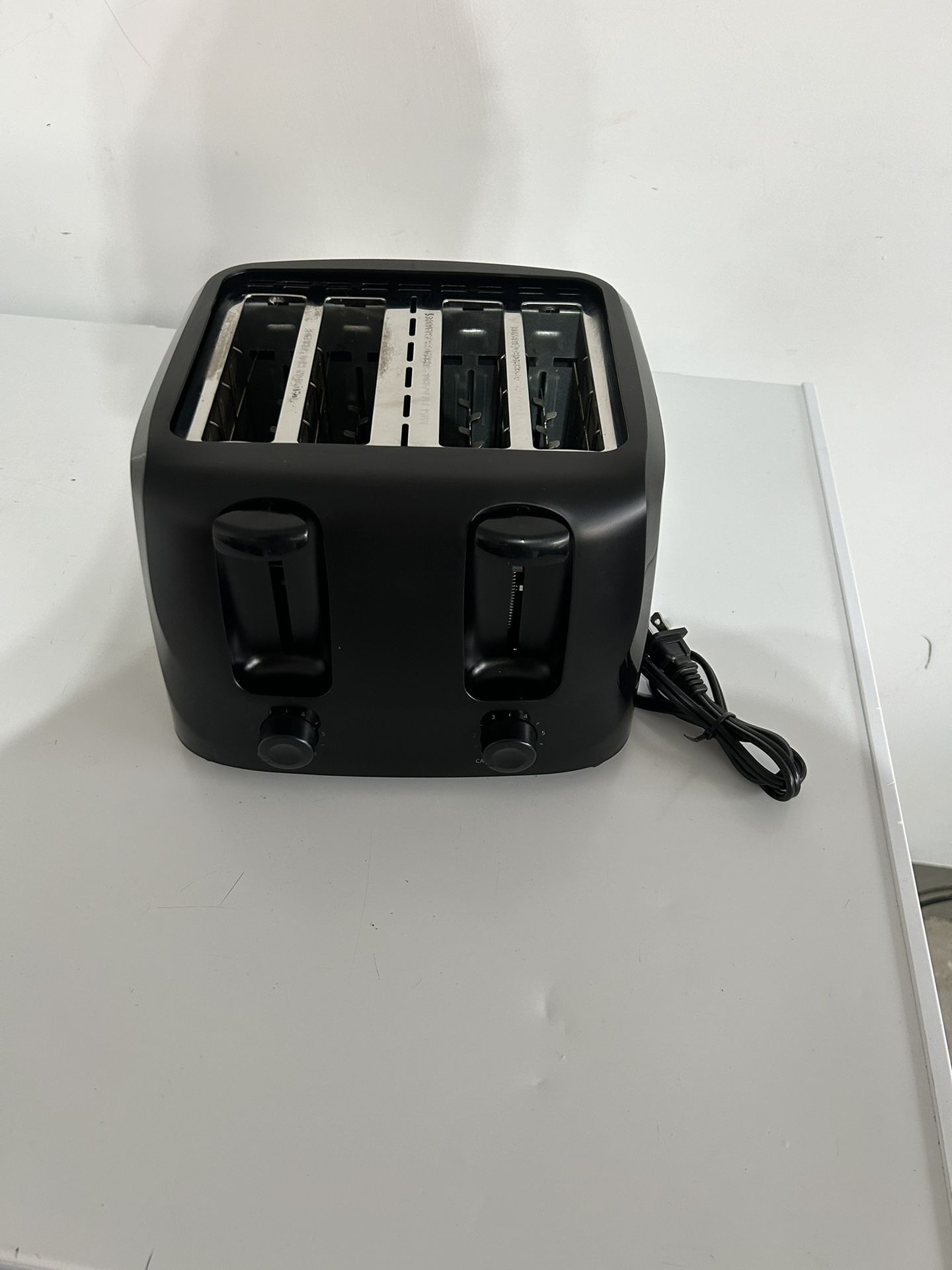 Mainstays 4-Slice Toaster with 6 Shade Settings and Removable Crumb Tray, Black